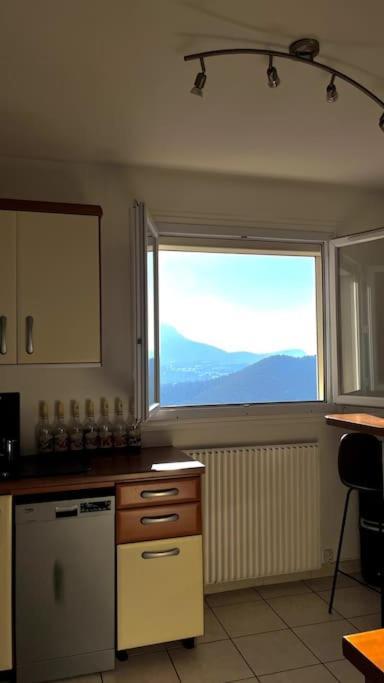 Superbe Appartement 2 Chambres Avec Vue Sur La Mer Et La Montagne Marseille Bagian luar foto