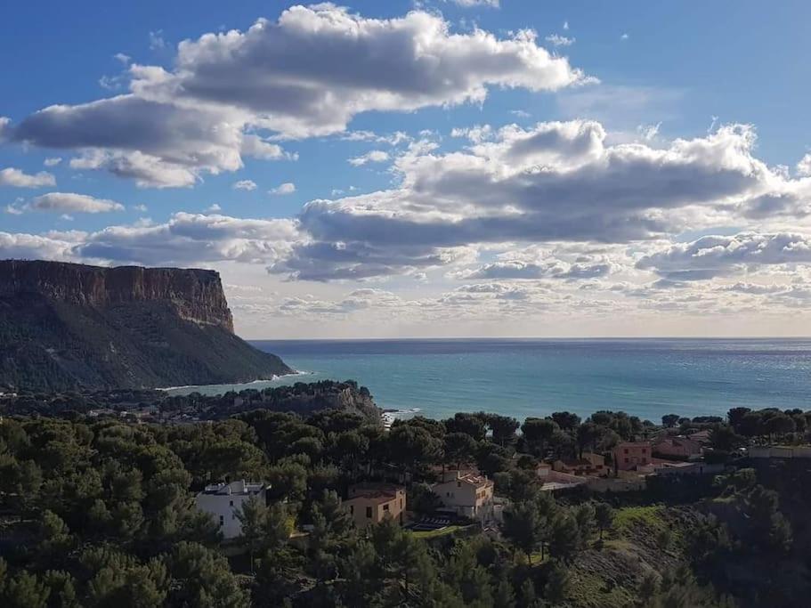 Superbe Appartement 2 Chambres Avec Vue Sur La Mer Et La Montagne Marseille Bagian luar foto
