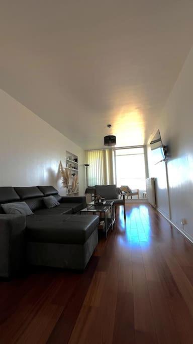 Superbe Appartement 2 Chambres Avec Vue Sur La Mer Et La Montagne Marseille Bagian luar foto