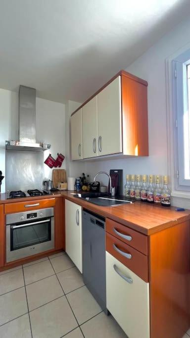 Superbe Appartement 2 Chambres Avec Vue Sur La Mer Et La Montagne Marseille Bagian luar foto