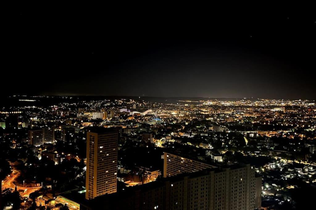Superbe Appartement 2 Chambres Avec Vue Sur La Mer Et La Montagne Marseille Bagian luar foto